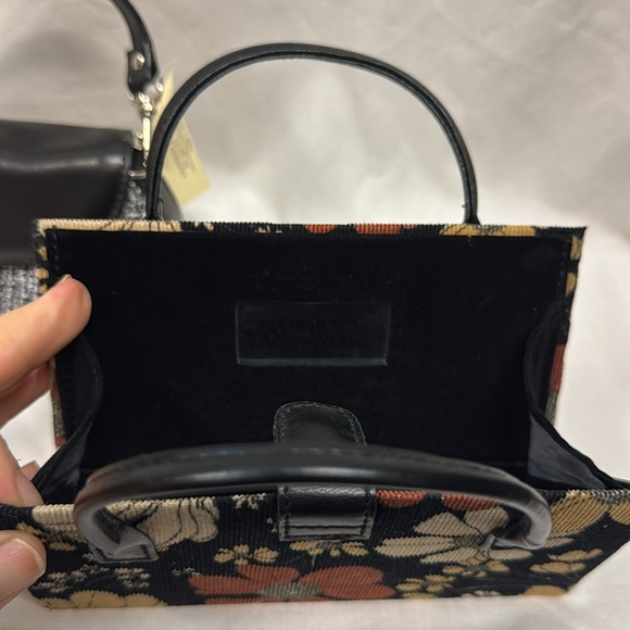 Accessory cases - Picture 2 of 6